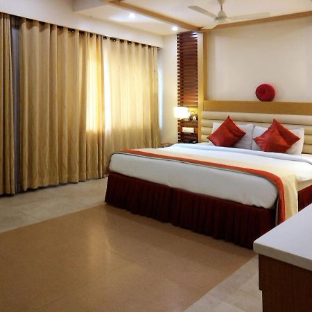 Hotel Mb International Palace Side Mysore Eksteriør bilde