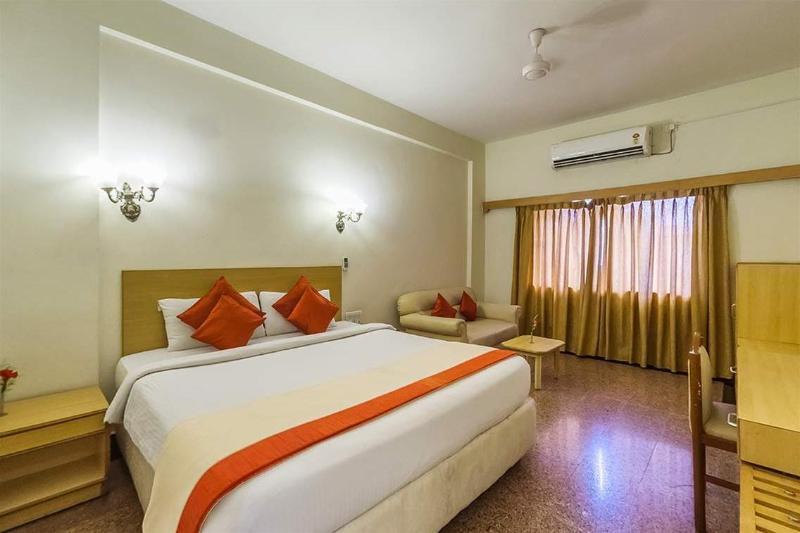 Hotel Mb International Palace Side Mysore Eksteriør bilde