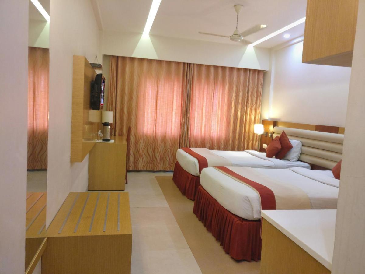 Hotel Mb International Palace Side Mysore Eksteriør bilde